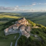 Les plus beaux villages perchés d’Ardèche à visiter en camping : panoramas, patrimoine et pauses gourmandes